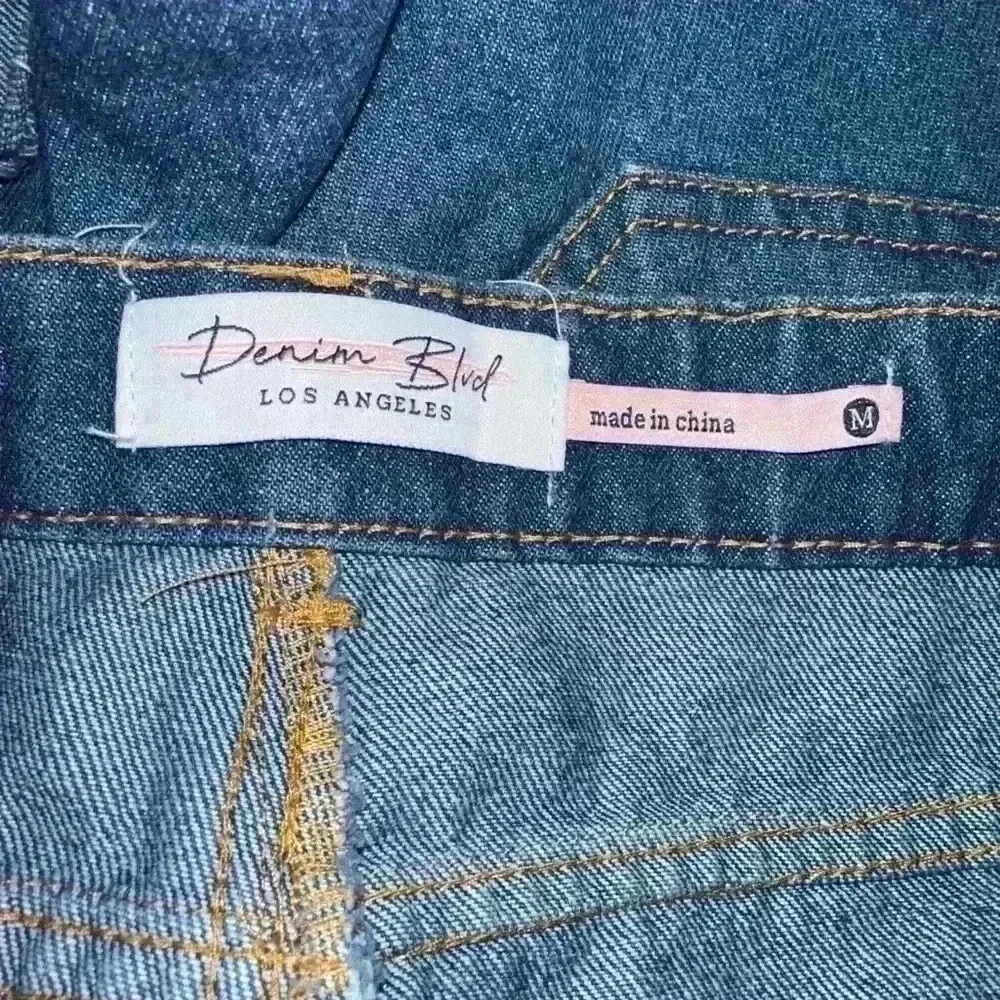 Denim Blvd Bedazzled Destressed Denim Shorts Blue M Size - Picture 10 of 13